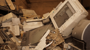 a-big-tech-company-buried-2700-early-gui-pcs-in-1989-and-shaped-todays-desktop.png